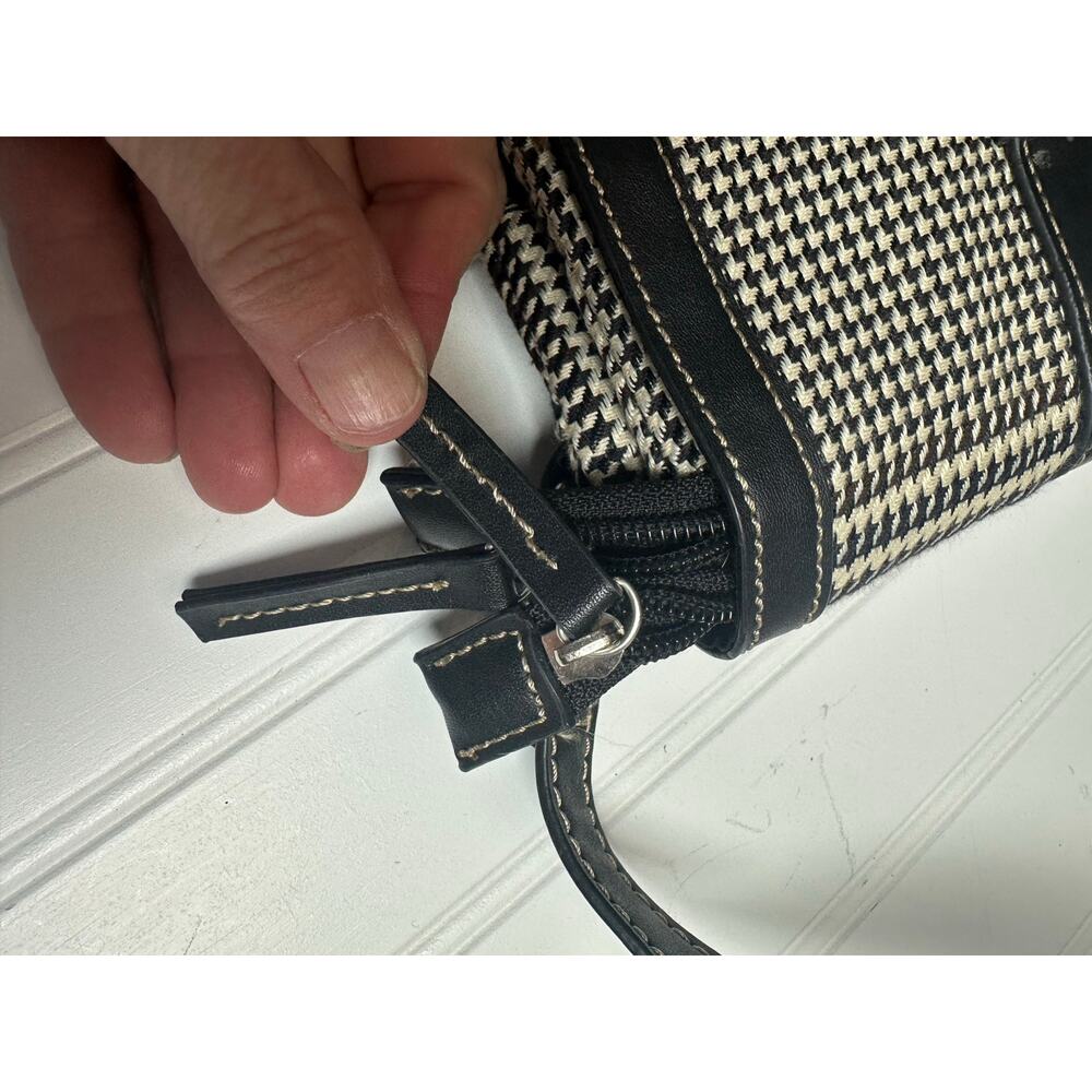 Chaps Houndstooth Patterned Crossbody Bag Black L… - image 11